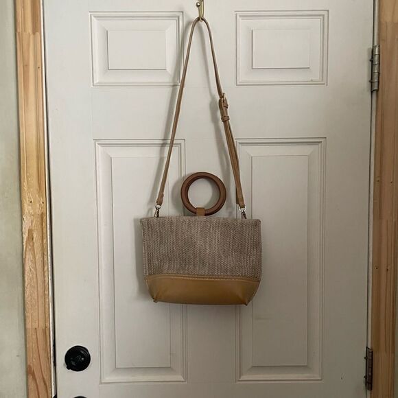 Vintage Woven Women’s Handbag with wood handles - Picture 1 of 10